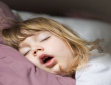 นอนกรน อาจเป็นสัญญาณของต่อมอะดีนอยด์โตในเด็ก